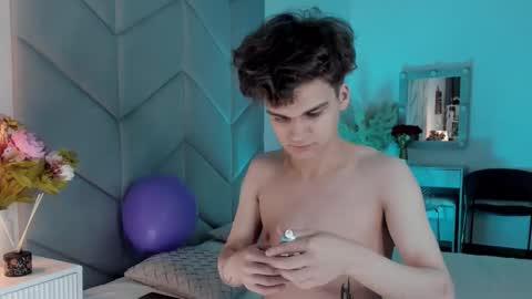 Snapshot of williemiler chatting on 10.02.25 Willie online show from 10.02.25