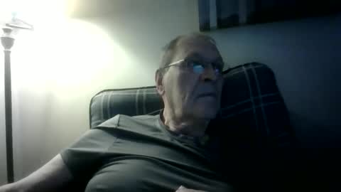 Snapshot of willnedoher chatting on 05.19.26 Willhedoher online show from 05.19.26