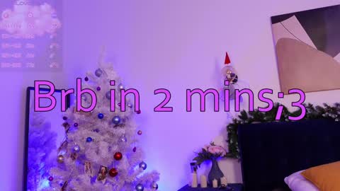 Snapshot of willow__love chatting on 12.26.24 See u 3 of December3 online show from 12.26.24