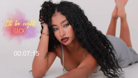 Snapshot of willow_hendrix chatting on 05.11.26 Ms Willow online show from 05.11.26