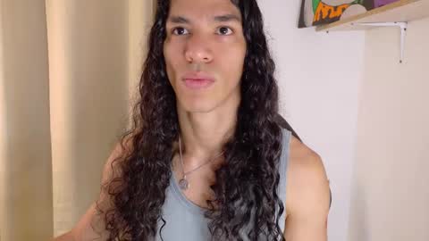 Snapshot of willy_veins chatting on 09.28.25 willy_veins online show from 09.28.25