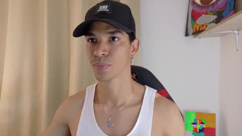 Snapshot of willy_veins chatting on 10.01.25 willy_veins online show from 10.01.25