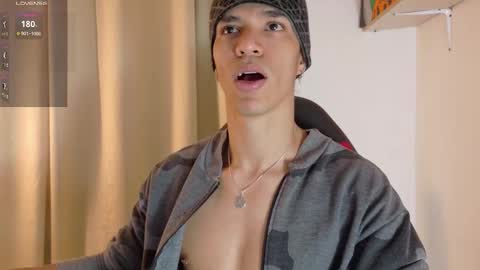 Snapshot of willy_veins chatting on 10.09.25 willy_veins online show from 10.09.25