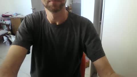 Snapshot of willyturin chatting on 10.20.25 willyturin online show from 10.20.25