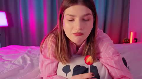 Snapshot of wilmajonson chatting on 02.16.26 Vicki3 online show from 02.16.26