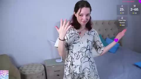 Snapshot of wilmavitanza chatting on 10.25.25 for u Alise online show from 10.25.25