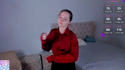 Snapshot of wilmavitanza chatting on 10.27.25 for u Alise online show from 10.27.25