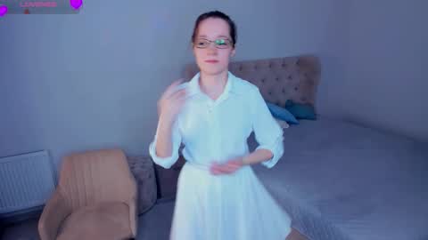 Snapshot of wilmavitanza chatting on 10.28.25 for u Alise online show from 10.28.25