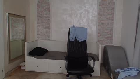 Snapshot of wilsonjules chatting on 01.04.25 WilsonJules online show from 01.04.25