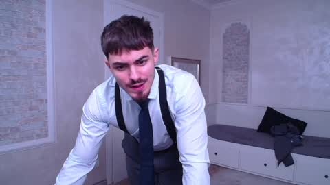 Snapshot of wilsonjules chatting on 01.05.25 WilsonJules online show from 01.05.25