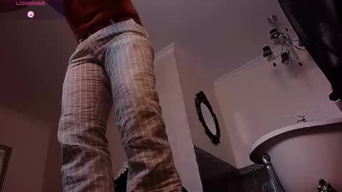 Snapshot of wilsonjules chatting on 09.27.25 WilsonJules online show from 09.27.25