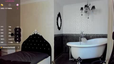 Snapshot of wilsonjules chatting on 10.14.25 WilsonJules online show from 10.14.25