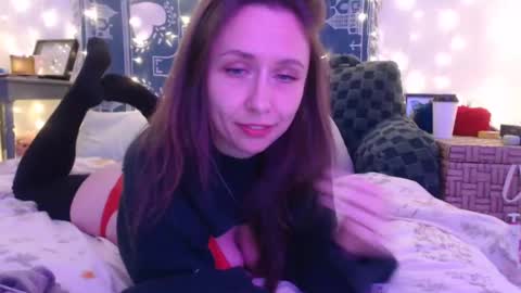 Eevie online show from 12.19.24