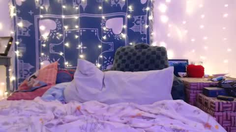 Eevie online show from 12.26.24