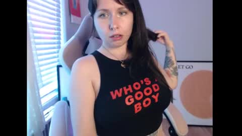 Eevie online show from 09.22.25