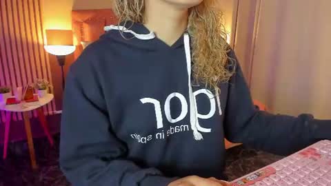 Snapshot of wini_fer chatting on 07.17.26 Wini Fer online show from 07.17.26