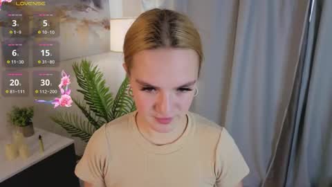 Heeeey im Lina online show from 04.21.26