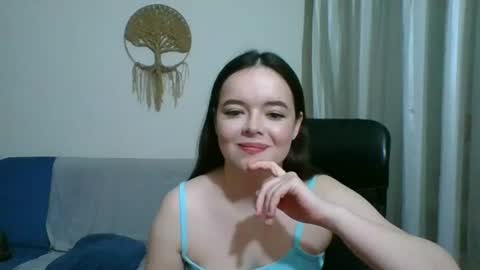 Snapshot of winter__white_rose chatting on 06.11.26 Emma online show from 06.11.26