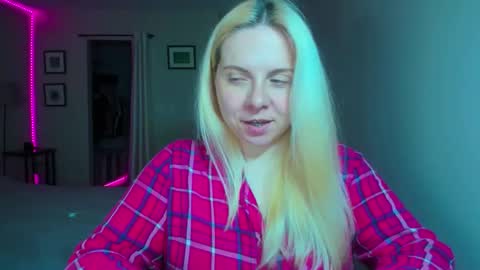 Snapshot of winter_miracle chatting on 02.01.26 Winter Miracle online show from 02.01.26