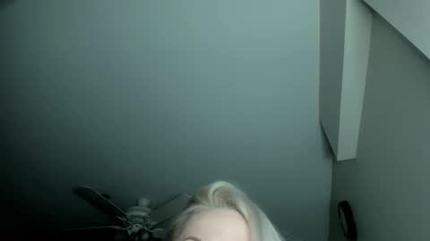 Snapshot of winter_miracle chatting on 02.11.26 Winter Miracle online show from 02.11.26