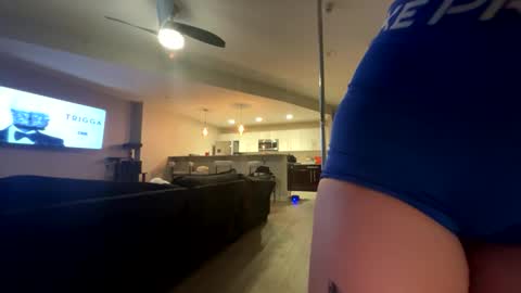 Snapshot of winterraynee chatting on 10.30.25 Winter rayne online show from 10.30.25