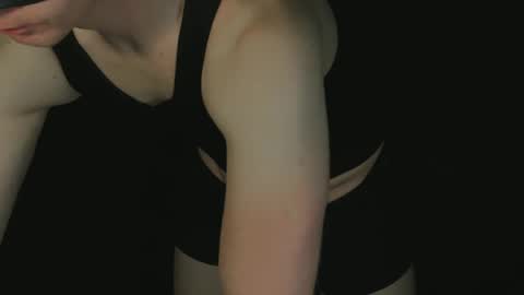 Snapshot of wipwips chatting on 09.21.25 KiwiFruit89 online show from 09.21.25