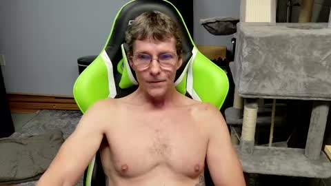 Snapshot of wirehead1970 chatting on 10.01.25 wirehead1970 online show from 10.01.25