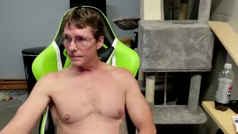 Snapshot of wirehead1970 chatting on 10.04.25 wirehead1970 online show from 10.04.25