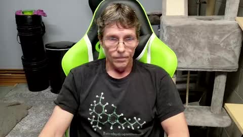 Snapshot of wirehead1970 chatting on 10.25.25 wirehead1970 online show from 10.25.25