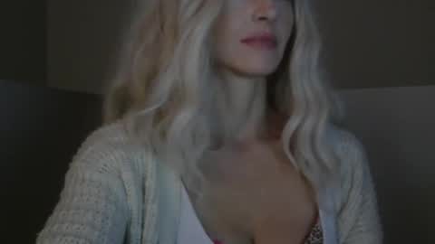 Snapshot of wishgoddes chatting on 10.19.25 WishGoddes online show from 10.19.25