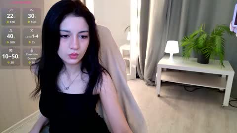 Snapshot of witavaron chatting on 10.24.25 Vivian online show from 10.24.25