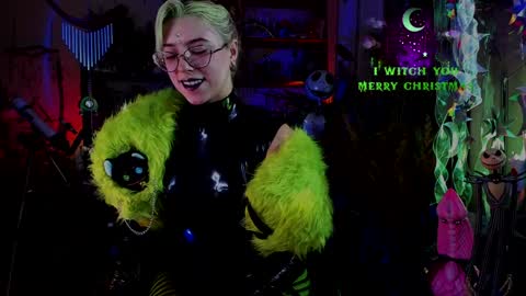 Snapshot of witch_fiona chatting on 12.20.24 Goddess of two strapons - Mr. long Don Mr. Pinky online show from 12.20.24