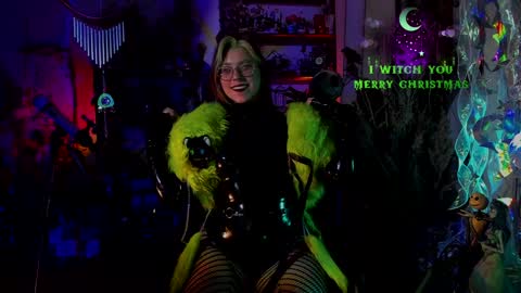 Snapshot of witch_fiona chatting on 12.21.24 Goddess of two strapons - Mr. long Don Mr. Pinky online show from 12.21.24