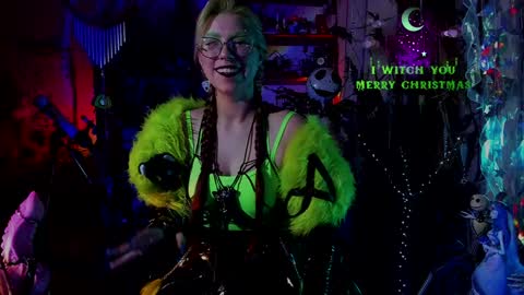 Snapshot of witch_fiona chatting on 12.22.24 Goddess of two strapons - Mr. long Don Mr. Pinky online show from 12.22.24