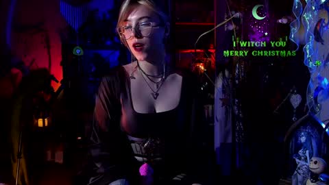Snapshot of witch_fiona chatting on 12.29.24 Goddess of two strapons - Mr. long Don Mr. Pinky online show from 12.29.24