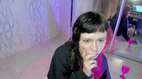 Snapshot of witches_curves chatting on 12.27.24 Nemo online show from 12.27.24