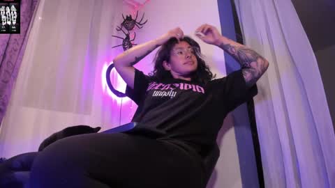 Snapshot of witchofhearts chatting on 12.27.24 Luna Violeta A r t i s t online show from 12.27.24