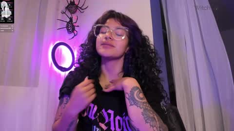 Snapshot of witchofhearts chatting on 12.27.24 Luna Violeta A r t i s t online show from 12.27.24