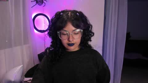 Snapshot of witchofhearts chatting on 12.30.24 Luna Violeta A r t i s t online show from 12.30.24