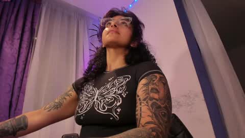 Snapshot of witchofhearts chatting on 01.03.25 Luna Violeta A r t i s t online show from 01.03.25