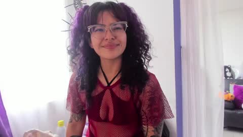 Snapshot of witchofhearts chatting on 01.07.25 Luna Violeta A r t i s t online show from 01.07.25