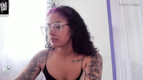 Snapshot of witchofhearts chatting on 01.29.25 Luna Violeta A r t i s t online show from 01.29.25