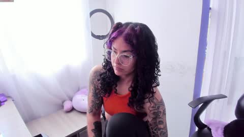 Snapshot of witchofhearts chatting on 01.30.25 Luna Violeta A r t i s t online show from 01.30.25