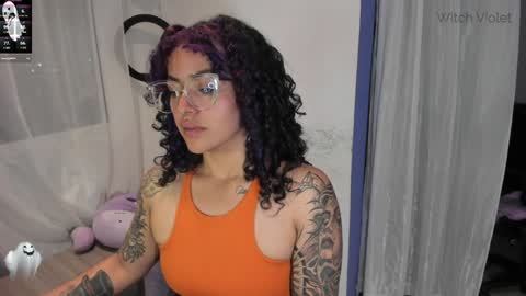 Snapshot of witchofhearts chatting on 01.31.25 Luna Violeta A r t i s t online show from 01.31.25