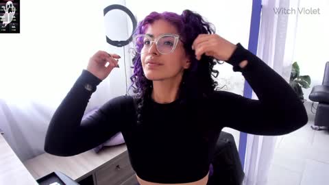 Snapshot of witchofhearts chatting on 01.31.25 Luna Violeta A r t i s t online show from 01.31.25