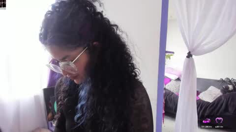 Snapshot of witchofhearts chatting on 09.21.25 Luna Violeta A r t i s t online show from 09.21.25