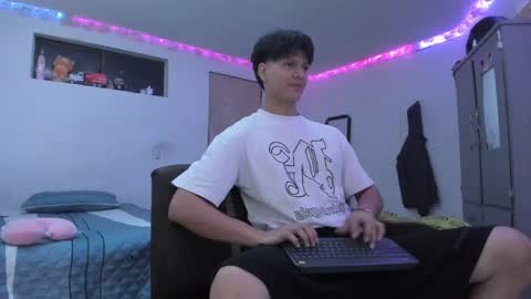 Snapshot of with_ken chatting on 04.07.26 Ken online show from 04.07.26