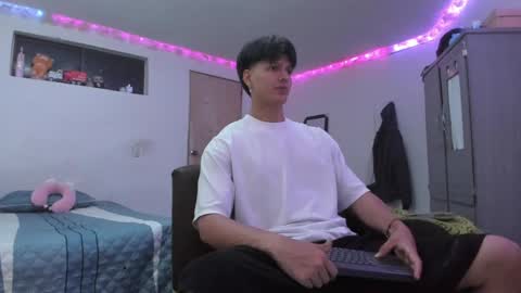 Snapshot of with_ken chatting on 04.08.26 Ken online show from 04.08.26