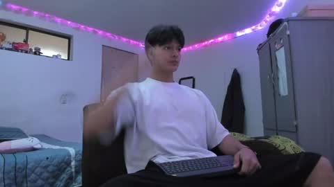 Snapshot of with_ken chatting on 04.09.26 Ken online show from 04.09.26