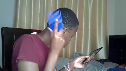 Snapshot of wizzia_khalifa chatting on 02.07.25 girlie o online show from 02.07.25